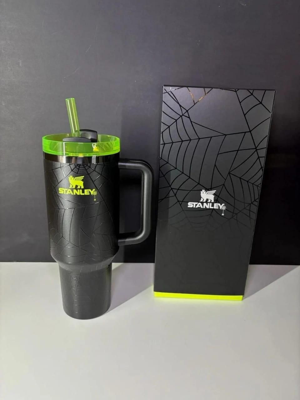 Stanley Halloween Quencher H2.0 40 oz Web Glow Black Tumbler